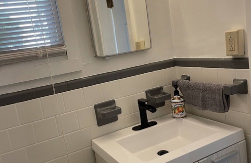 Hampton Condo | Studio Condo 2 minute walk across the street to the beach.