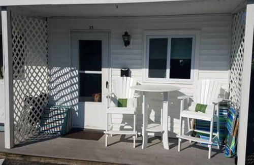 Pine Point Condo | Studio Condo (Newly Renovated) - 150' to Beach 20 min to Portland