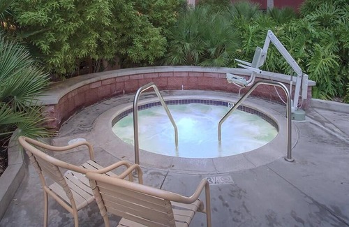 Anaheim Resort Condo | Studio Condo Thrill Seekers Dream w/ Theme Parks!