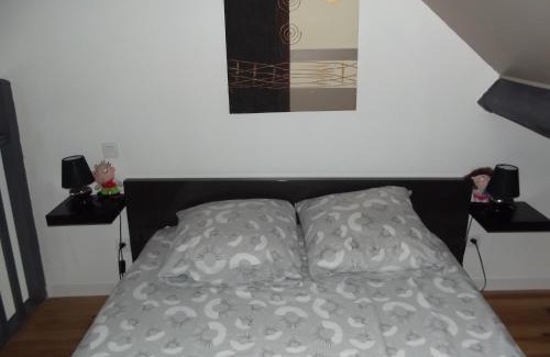 Pedernec Apartment | Studio confortable à Pédernec - 27m² - Terrasse ensoleillée