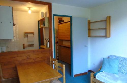Valfrejus Apartment | Studio cosy à Valfréjus, proche télécabine et commerces, pour 2/3 personnes, draps inclus - FR-1-561-57