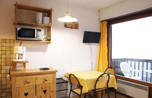 Auris Apartment | Studio cosy 3 couchages, balcon sud, skis aux pieds, commerces à proximité - Auris en Oisans - FR-1-297-74