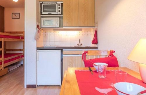 Montgenevre Apartment | Studio cosy avec balcon sud, 3 couchages, Montgenèvre, skis aux pieds, Wifi et ménage inclus - FR-1-330D-14