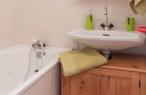 Montgenevre Apartment | Studio cosy avec balcon sud, 3 couchages, Montgenèvre, skis aux pieds, Wifi et ménage inclus - FR-1-330D-14