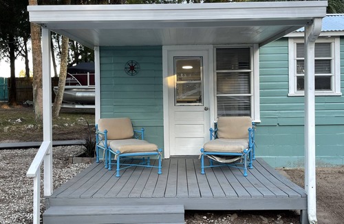 Bayport Apartment | Studio Cottage on quiet road in Beautiful Bayport.