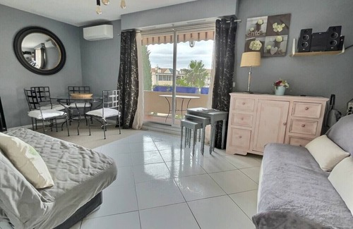 Hyeres City Centre Apartment | Studio Downtown Hyères