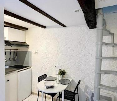 La Roquebrussanne Apartment | STUDIO en Duplex