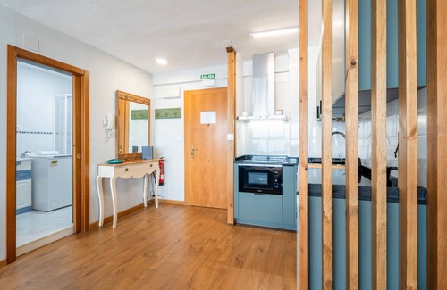 Gijon City Centre Apartment | Studio 'En Playa San Lorenzo' with Sea View and Wi-Fi