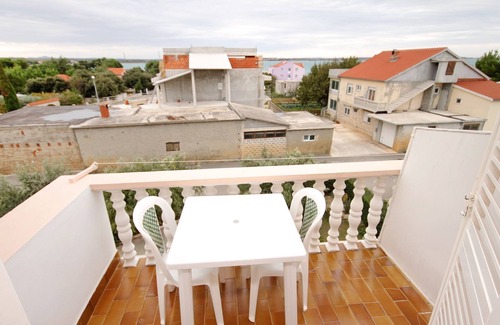 Vrsi Apartment | Studio flat with balcony and sea view Vrsi - Mulo, Zadar (AS-5796-a)