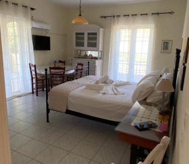 Monemvasia Apartment | Studio Fofo Villa Marifay