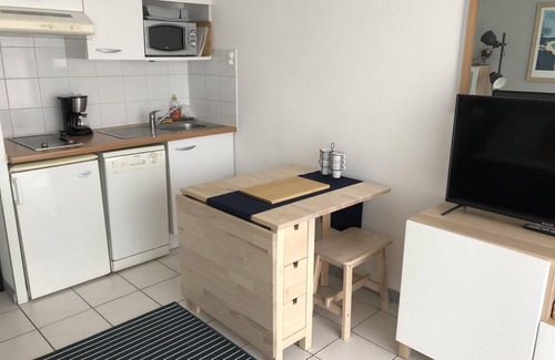 Ciboure Apartment | Studio for 4 people with terrace, ideally located, residence with swimming pool
