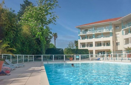 Ciboure Apartment | Studio for 4 people with terrace, ideally located, residence with swimming pool