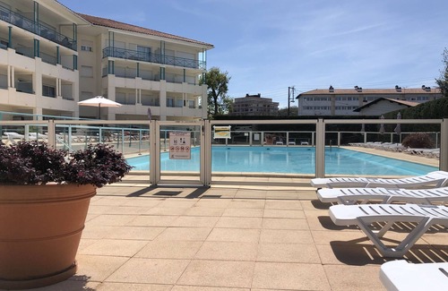 Ciboure Apartment | Studio for 4 people with terrace, ideally located, residence with swimming pool
