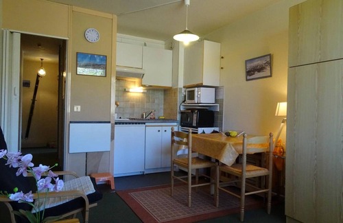 Arette Apartment | Studio for 6 with ski locker, near slopes
