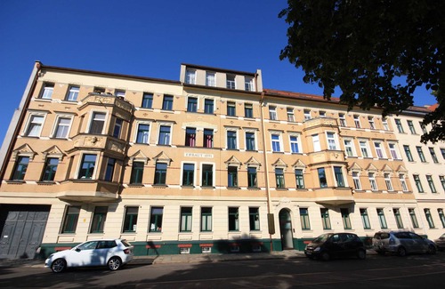 Neuschonefeld Apartment | Studio Forest - Romantic Apartments in Leipzig, *2km to the city center*
