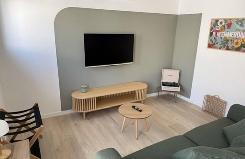 Saint-Paul-Trois-Chateaux Apartment | Studio-Suite-Ensuite with Shower