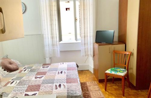 Lovran Apartment | STUDIO & FREE Parking, Aircool, Fresh Bedding
