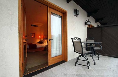 Downtown Leavenworth Cabin | Studio from 12/18 -12/20 at Blackbird Lodge in downtown Leavenworth (sleeps 2)