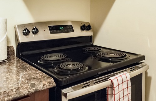 Downtown Apartment | Studio getaway right by Yale - EXPERTLY SANITIZED