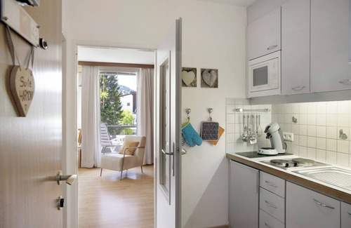 Seefeld in Tirol Apartment | Studio 'Harmony' with Mountain View, Shared Garden and Wi-Fi