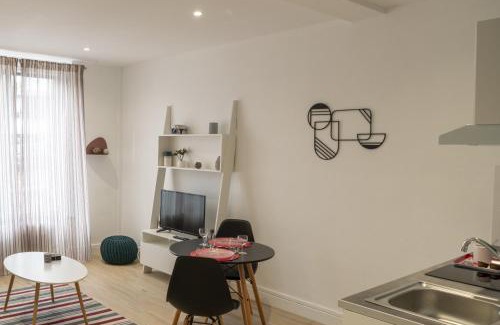 Charleville-Mezieres Apartment | STUDIO HELSINKI - Style et Modernité