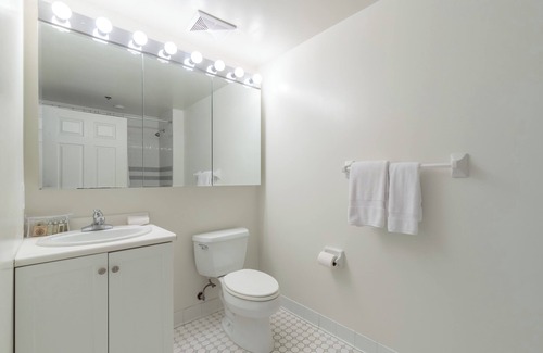 Downtown Jersey City Apartment | Studio in Best Neighborhood of Jersey City