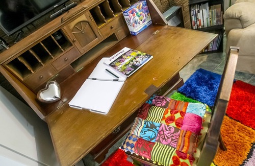 Harlaxton Apartment | Studio in Prize Winning Garden on the Edge of The Great Dividing Range