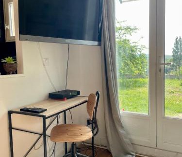 Saint-Clair-sur-Epte Apartment | Studio indépendant à la campagne