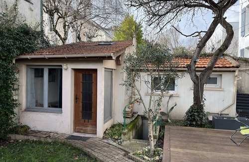 Colombes Apartment | Studio Indépendant Dans un Jardin