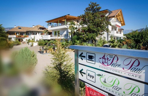 St. Pauls Apartment | Studio Apartment 'Peter Paul Penegal' with Mountain View and Shared Terrace