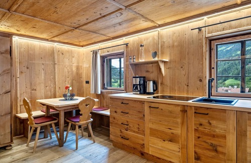 San Martino in Passiria Apartment | Studio Apartment "Lanthalerhof" with Mountain View, Balcony & Wi-Fi