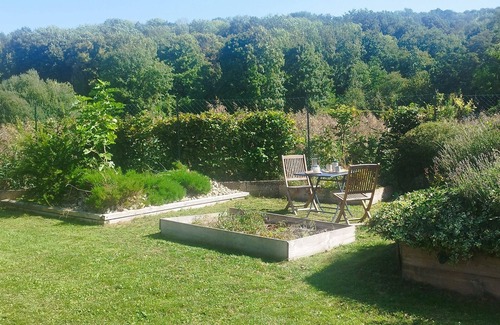 Longueil-Sainte-Marie Condo | Studio L'Escale - Garden-Home cinema-Hanging net