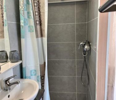 Evreux Apartment | STUDIO LE SAUMON FACE GARE EVREUX