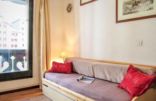 Chamonix City Centre Apartment | Studio Le Triolet-6 by Interhome