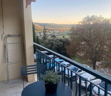 Greoux-les-Bains Apartment | Studio les fontaines