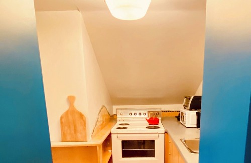 Cote-Des-Neiges—Notre-Dame-De-Grace Apartment | Studio located in the Monkland Village area