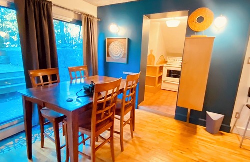 Cote-Des-Neiges—Notre-Dame-De-Grace Apartment | Studio located in the Monkland Village area