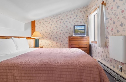 Bear Valley Condo | Studio Loft - Pets ok!! - CS #119 by Bear Valley Vacation Rentals