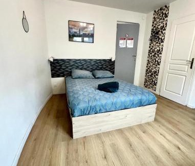 La Celle-sous-Gouzon Apartment | Studio Londres i cosy proche centre-ville I Châtellerault