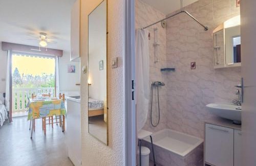 Barbotan-les-Thermes Apartment | Studio lumineux avec balcon et Wi-Fi à Barbotan - FR-1-841-44