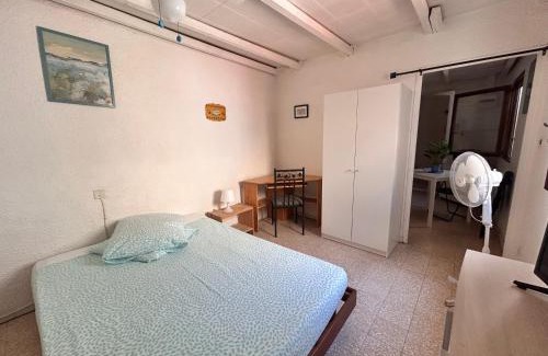 Arles City Centre Apartment | Studio Méditerranée au pied des Arènes