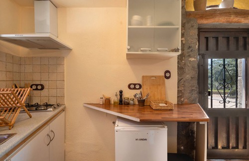 Tordera Apartment | Studio 'Masia Can Bavi' with Mountain View, Shared Terrace and Wi-Fi