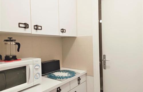 Aix-les-Bains City Center Apartment | Studio moderne à Aix-les-Bains, proche centre-ville et Thermes, avec balcon et fibre optique ! - FR-1-555-37