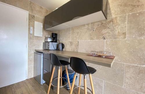 La Baule-Escoublac Apartment | Studio moderne avec balcon sud, parking privé, près avenue De Gaulle - 2 couchages à La Baule - FR-1-245-107