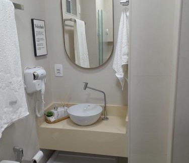 Largo do Machado Apartment | Studio Moderno e aconchegante a 100m do metrô, 700m da Praia e do Aterro do Flamengo, conforto e tranquilidade no coração do Rio!
