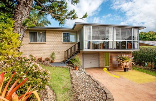 Nambour Apartment | Studio near hospital, private bathroom and kitchen