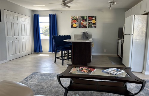 Lake Park Apartment | Studio on a second floor with huge private back yard