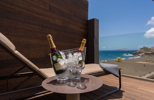 Melenara Apartment | Studio Penthouse with Private Jacuzzi