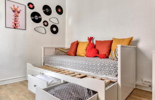 Cap d'Agde Apartment | Studio Pop plein Centre-Port - ménage, linge inclus