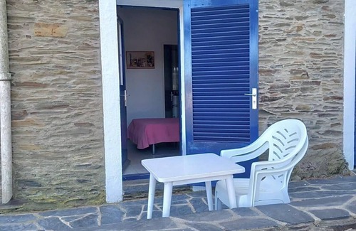 Portlligat Apartment | Studio Pour 2 Personnes à Cadaqués au Bord de Leau, Accès Piscine